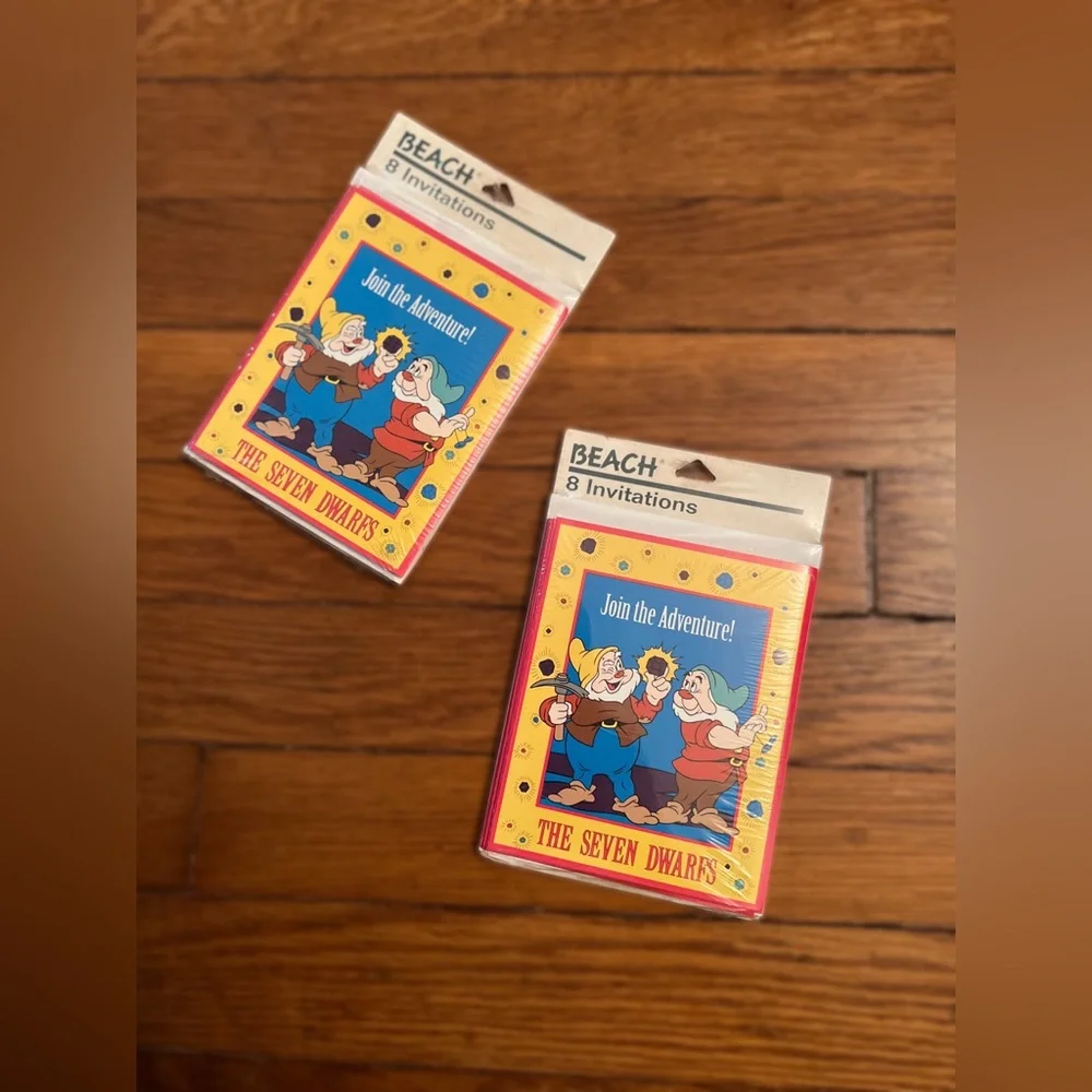 The Seven Dwarfs Yellow Invitations (2 - 8 Pack)